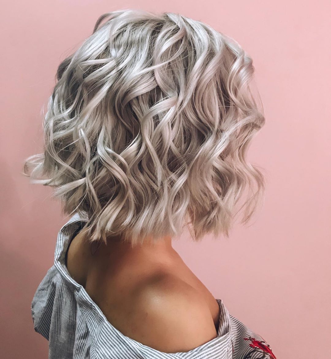 Coafuri pentru păr scurt. Un styling special la domiciliu