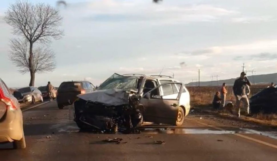 Accident rutier devastator în Neamț. Două persoane și-au pierdut viața la Nisiporeşti