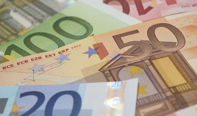Economiştii de la banca americană Goldman Sachs se aşteaptă ca economia zonei euro să intre în recesiune