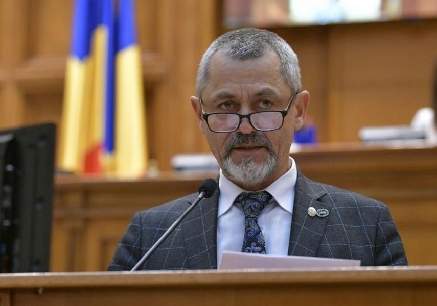 AUR, concluzii după ce Dumitru Foșca și-a lovit soția: „A fugit covorul și a fost lovită cu ușa peste nas”