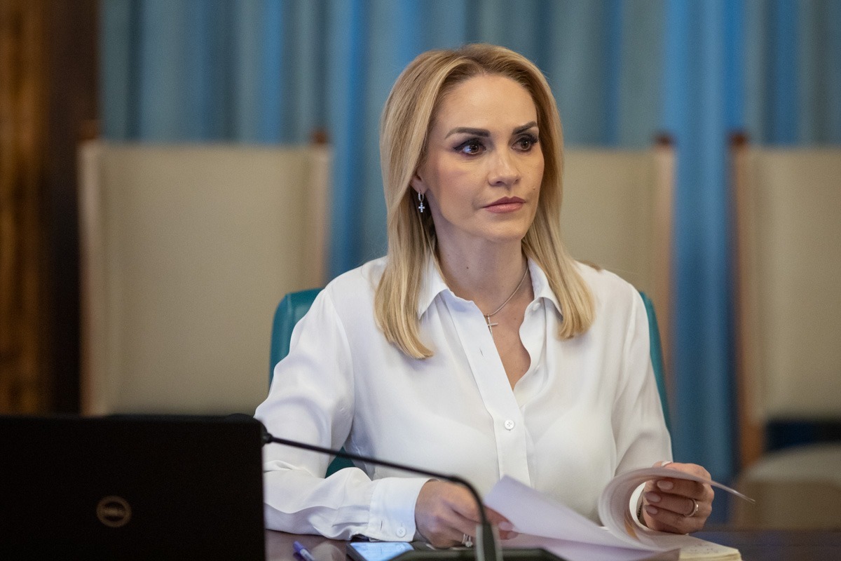 Prima reacție a Gabrielei Firea, după ce o femeie a fost omorâtă de o haită de câini