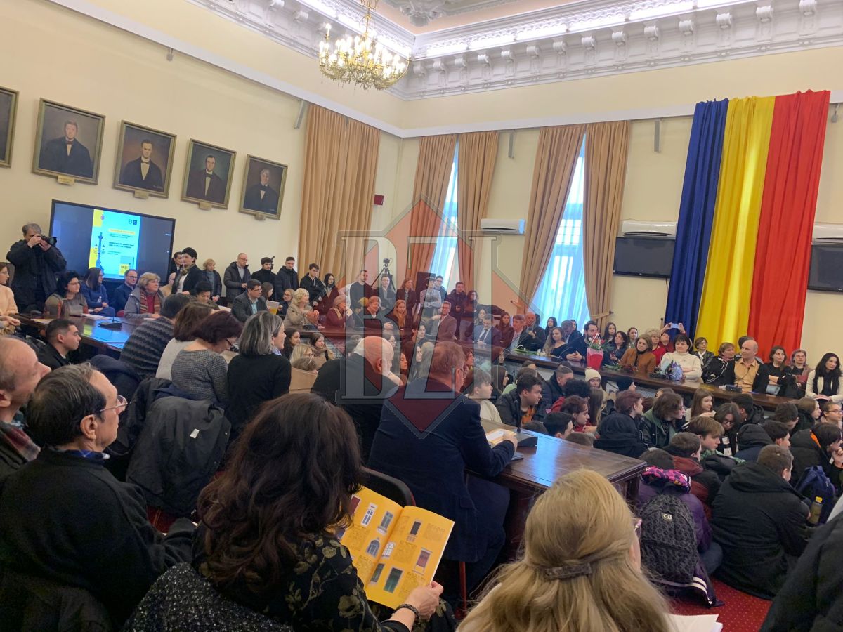 S-a lansat un ghid practic pentru elevii din Iași! O istorie a orașului va ajunge în toate unitățile de învățământ