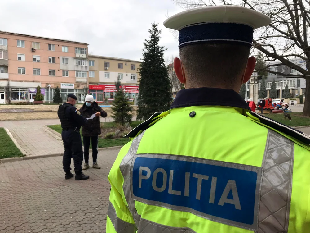 Traumele polițistului arestat pe nedrept și anchetat zece ani. Dă statul în judecată și cere 100.000 de euro despăgubiri