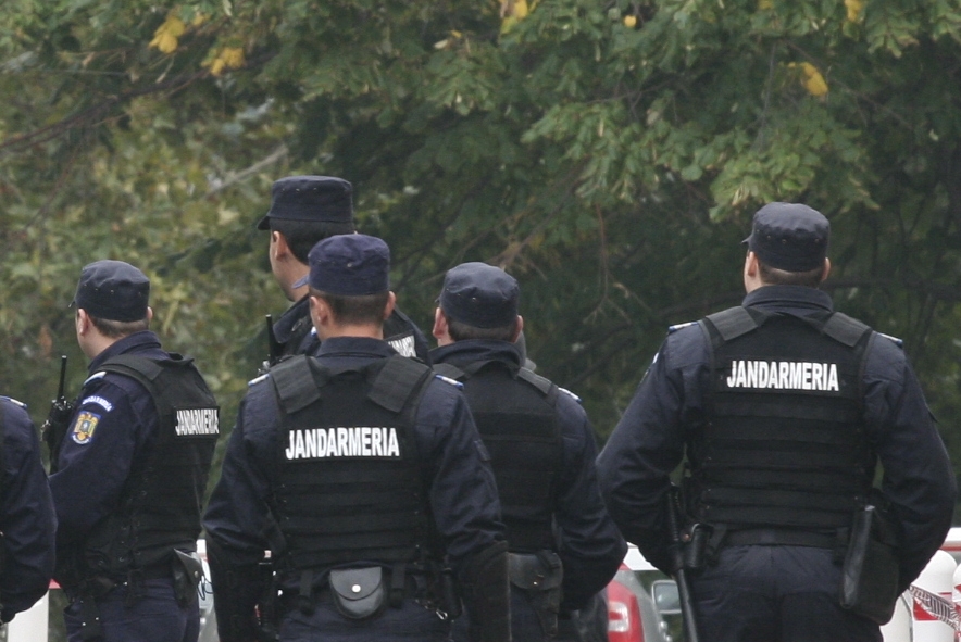 Un jandarm de la Gruparea Mobilă din Constanța a fost găsit cu gâtul tăiat