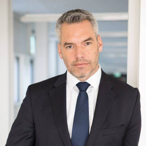 Surpriza începutului de an – România, lăsată în ‘offside’? Președintele Bulgariei, alături de premierul Austriei la concertul de Anul Nou de la Viena