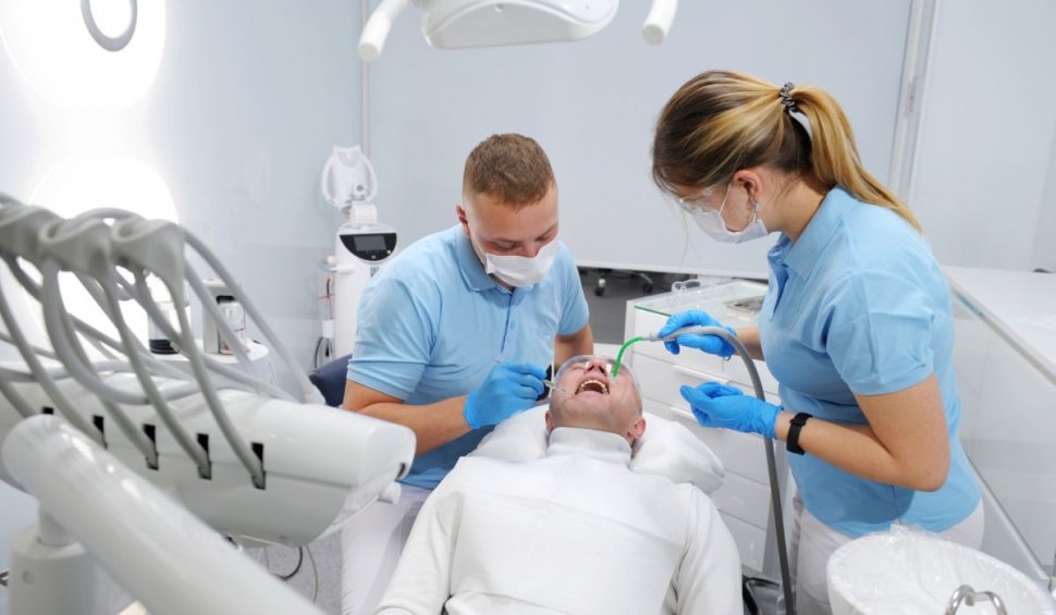 Medicii stomatologi intră în vizorul ANAF. Trei sferturi din ei au declarat la Fisc venituri lunare sub salariul minim pe economie