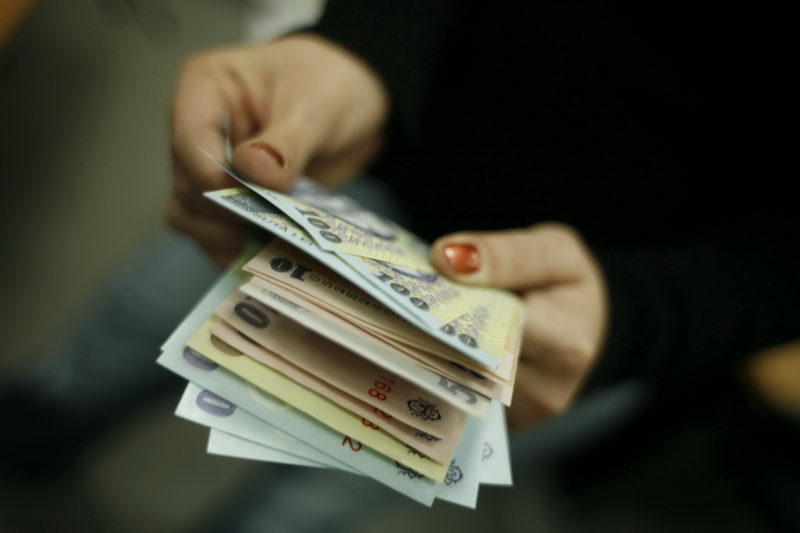 Clujul și Timișoara suflă în ceafa Bucureștiului pe piața salariilor: INS omite detaliul cel mai important