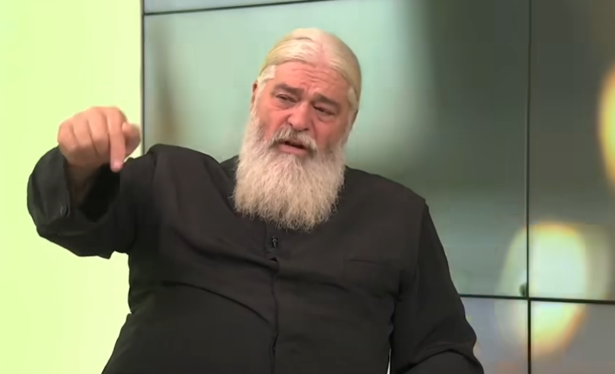 Ce sfat i-a dat părintele Calistrat Chifan lui Dan Negru? Iată ce părere are duhovnicul despre îndrăgitul prezentator – VIDEO