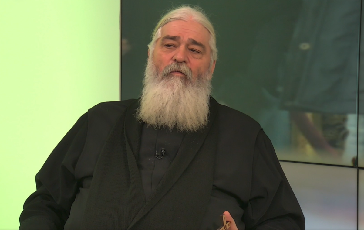 Părintele Calistrat Chifan, despre sărbătoarea Sfinților Trei Ierarhi: „Ei sunt numiți în istoria bisericii universale mari dascăli ai lumii și ierarhi” – VIDEO
