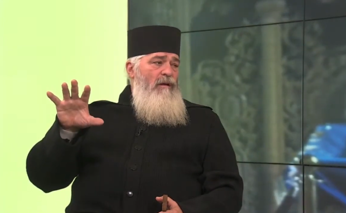 Cum putem să ne schimbăm în Noul An? Părintele Calistrat Chifan: „Putem numai dacă privim spre Hristos” – VIDEO