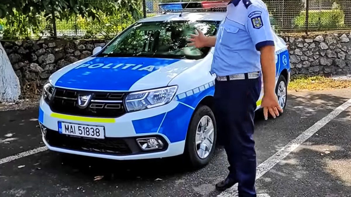 „Mesaje fasciste, naziste, rasiste sau xenofobe” la adresa Bisericii și a evreilor. Poliţiştii din Deva caută autorii – VIDEO