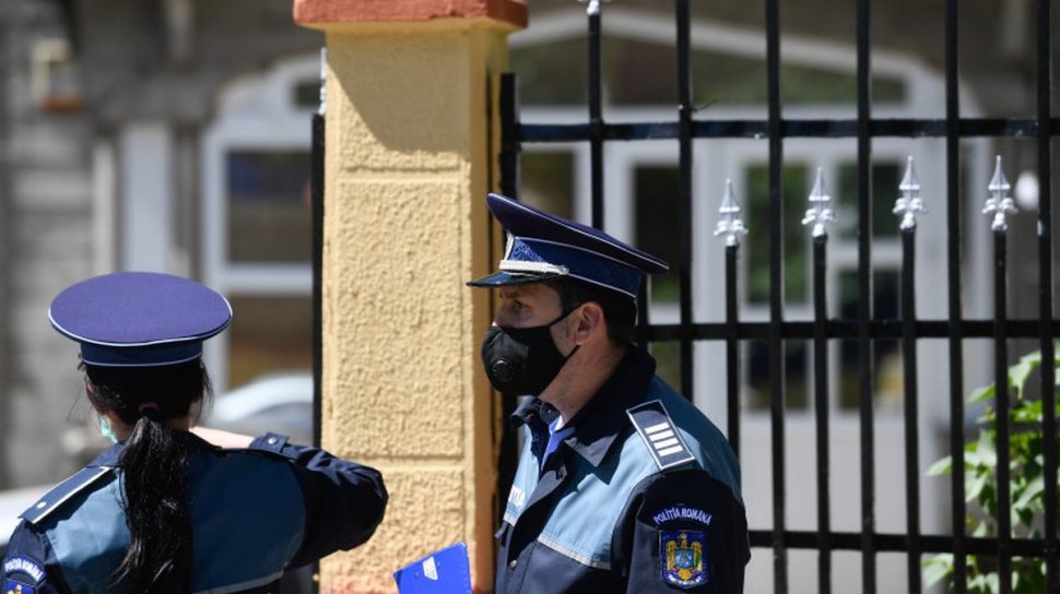 Un nou proiect de lege va permite polițiștilor să participe la controlul gospodăriilor, în vederea eradicării pestei porcine