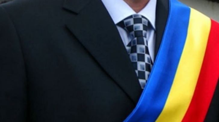 Dacă vor respecta condițiile puse de Guvern, primarii vor avea salariile mărite cu 50%
