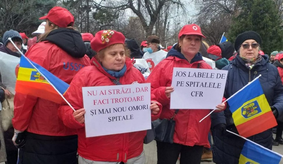 Aproximativ 3.500 de angajați Sanitas protestează din cauza salarizării