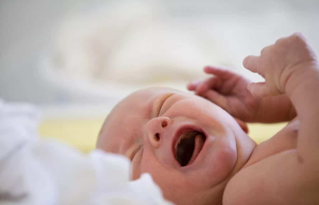 Roșu în gât la bebeluși. Cum poate fi ameliorat simptomul neplăcut?