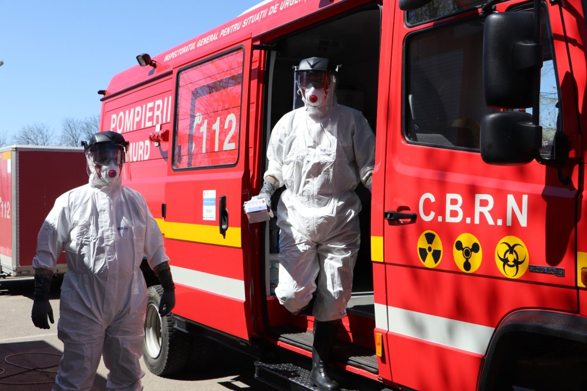 Simulare de incendiu la un obiectiv important din comuna Miroslava. Pompierii ieşeni efectuează un exerciţiu