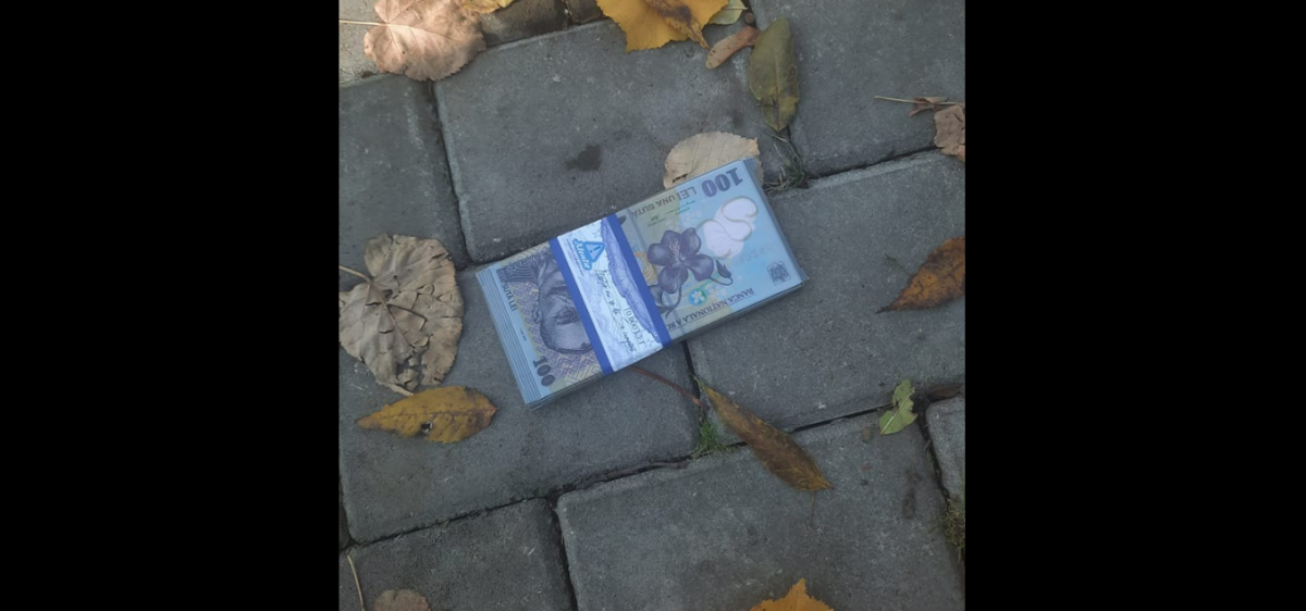 Un tânăr din Iași a crezut ca l-a prins pe Dumnezeu de un picior, când a văzut „un teanc de bani” pe jos. Ce a urmat este desprins din filmele de comedie