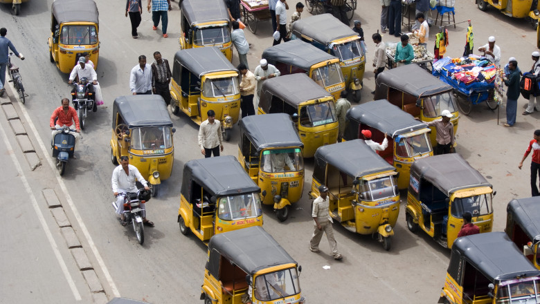 Thailanda renunță la celebrele Tuk-tuk-uri pe gaz! Vor fi înlocuite cu unele electrice
