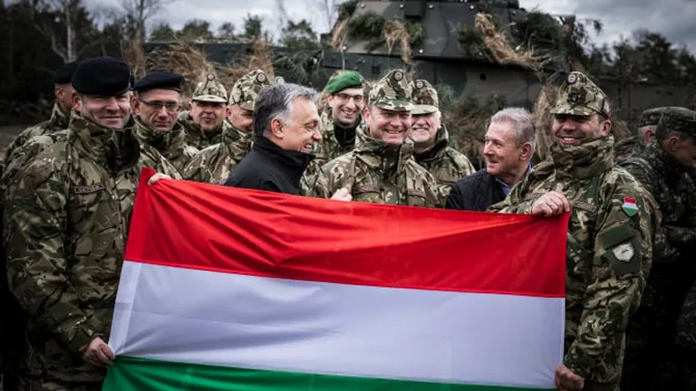 Viktor Orban curăță armata maghiară de generalii și ofițerii pro-NATO. Sute de militari au fost concediați