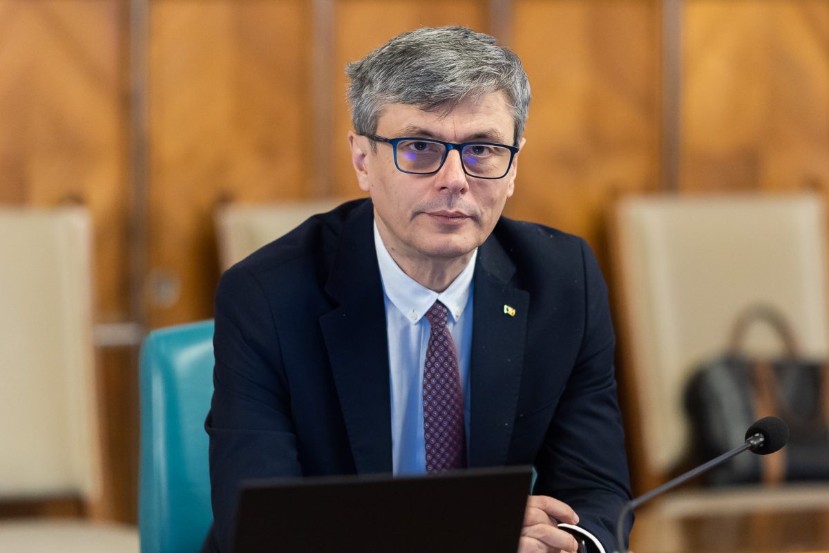 Sursele spun că premierul Ciucă ia în calcul remanierea lui Virgil Popescu, după accidentul de la Mina Jilț soldat cu 3 morți
