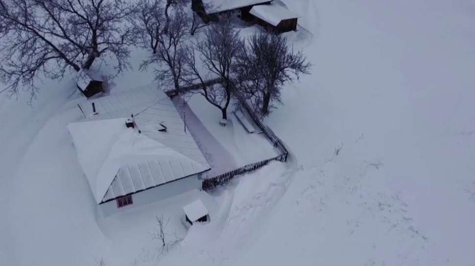 Viscolul a făcut prăpăd în județul Buzău! Casele au fost îngropate în zăpadă