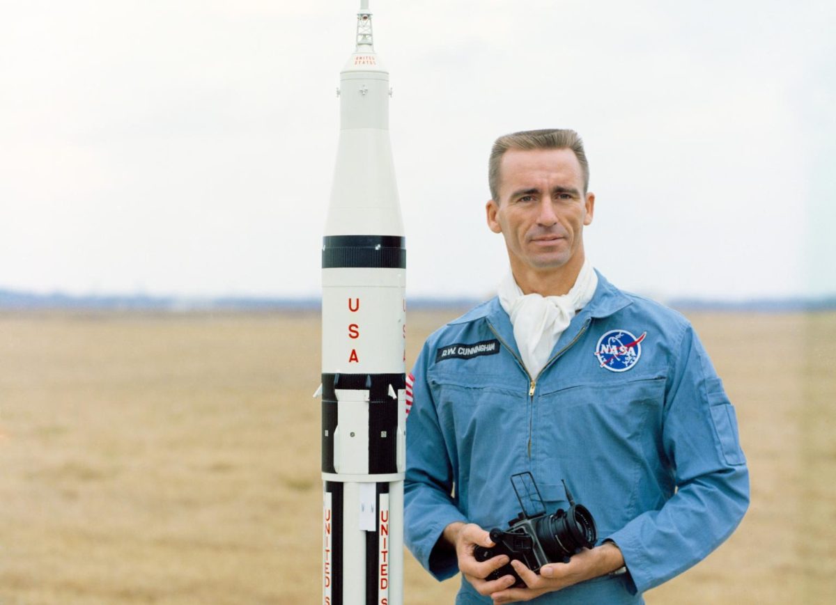 Ultimul dintre cei trei astronauţi aflaţi la bordul primului zbor spaţial Apollo a murit