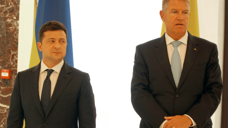 Cum răsplătesc ucrainenii solidaritatea românilor? Volodimir Zelenski a promulgat legea minorităților naționale