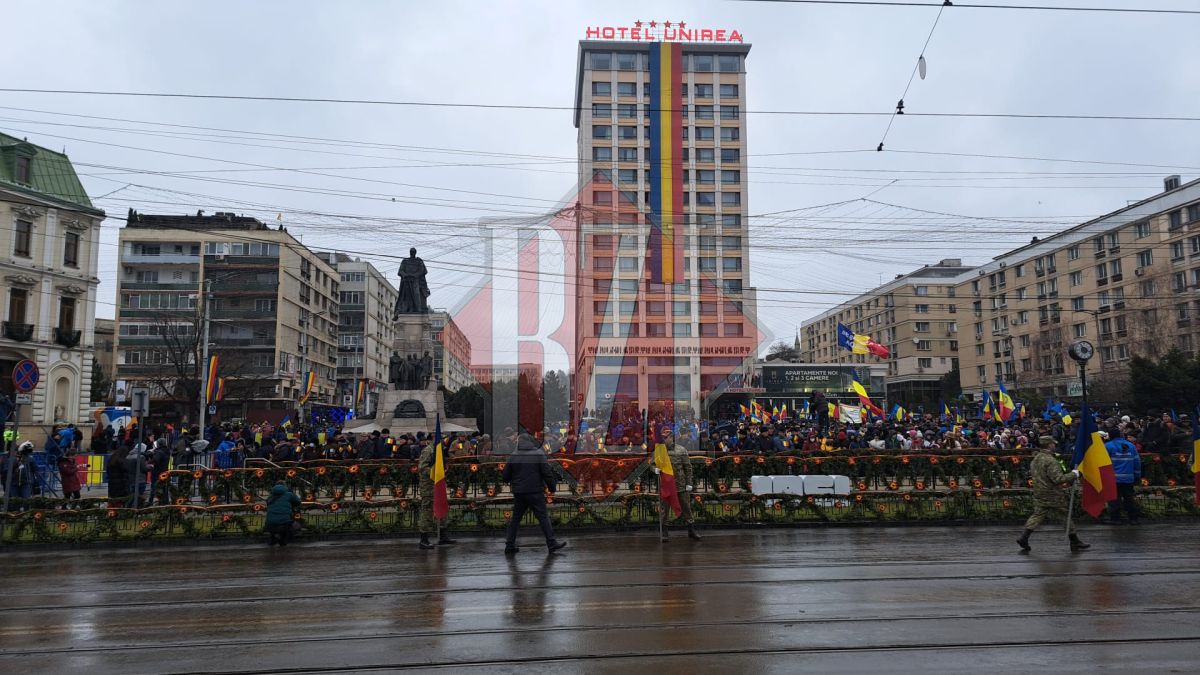 Parada militară la Iaşi! Peste 250 de militari defilează cu prilejul celebrării Zilei Unirii Principatelor Române – FOTO