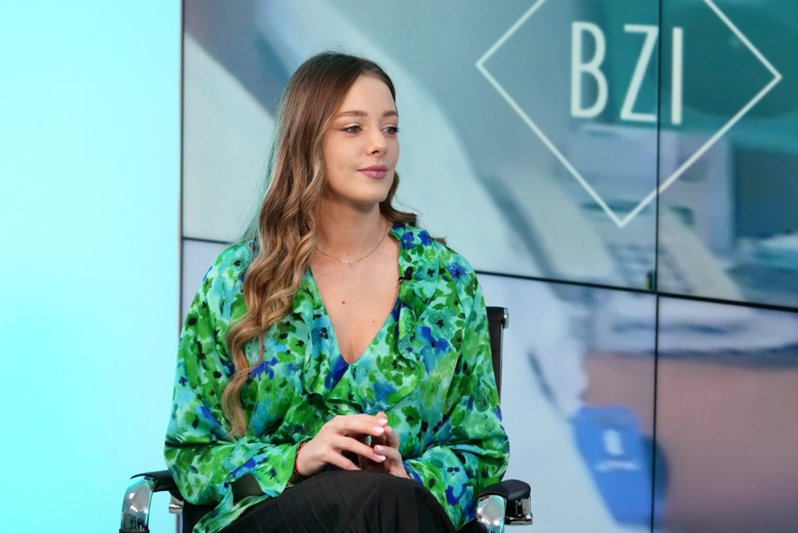 Cum se realizează replantarea unui dinte avulsionat? Dr. Andreea Daniela Alexe: „Punem dintele la loc, coasem în jurul lui și îl ținem sub observație” – VIDEO