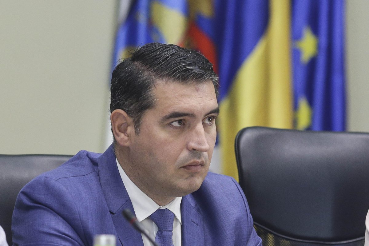 Surse: Secretarul de stat de la PSD care a fost pus pe tușă de Ligia Deca, repus în drepturi, dar cu alte atribuții