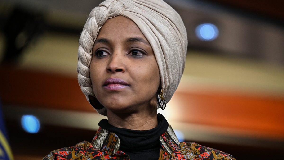 Scandal la nivel înalt în SUA! Ilhan Omar a fost înlăturată din Comisia pentru Afaceri Externe, după mai multe mesaje considerate extremiste