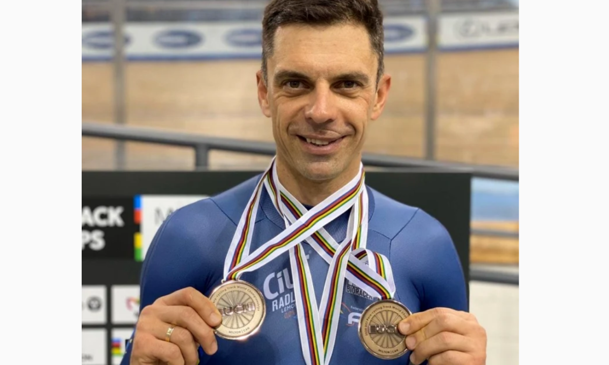 Ministrul Sportului Eduard Novak, campion la viteză. A rămas pieton după ce polițiștii l-au prins în trafic cu 150 km/h