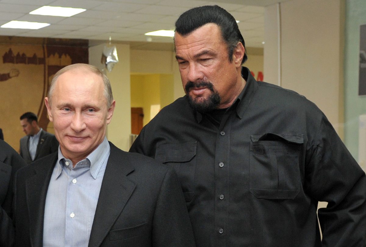 Steven Seagal, decorat de Vladimir Putin. Actorul îl acuza pe Volodimir Zelenski de tortură