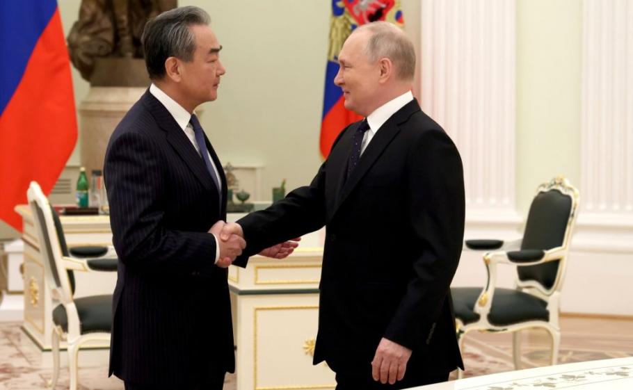 Maria Zakharova spune că Wang Yi, șeful diplomației chineze, nu i-a oferit lui Putin un plan pentru a pune capăt războiului