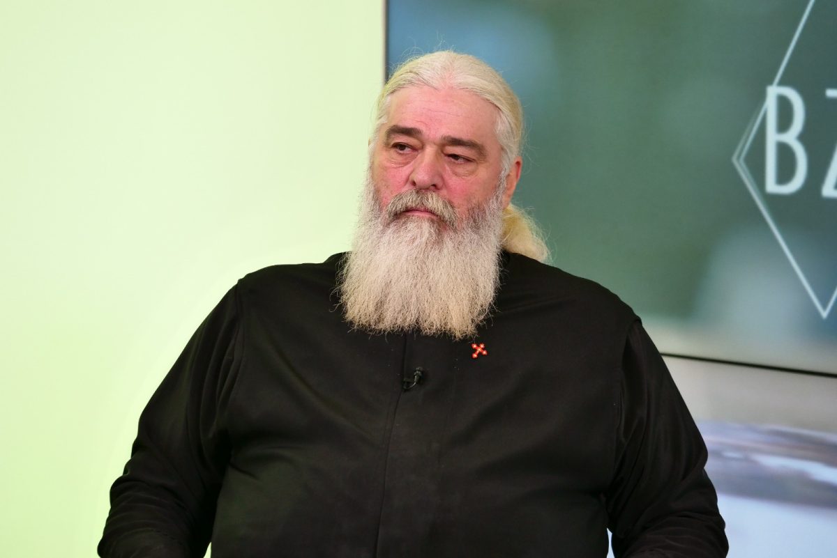 Cât câștigă un călugăr? Părintele Calistrat Chifan: „Câștigă întâi Împărăția lui Dumnezeu” – VIDEO