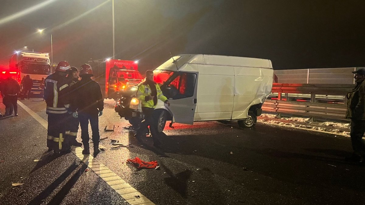 Ministrul Transporturilor, pe tema accidentului de la Boiţa: „Pe autostradă e cam de evitat să ieşi din maşini. Trebuie să gândim elemente de siguranţă suplimentare”
