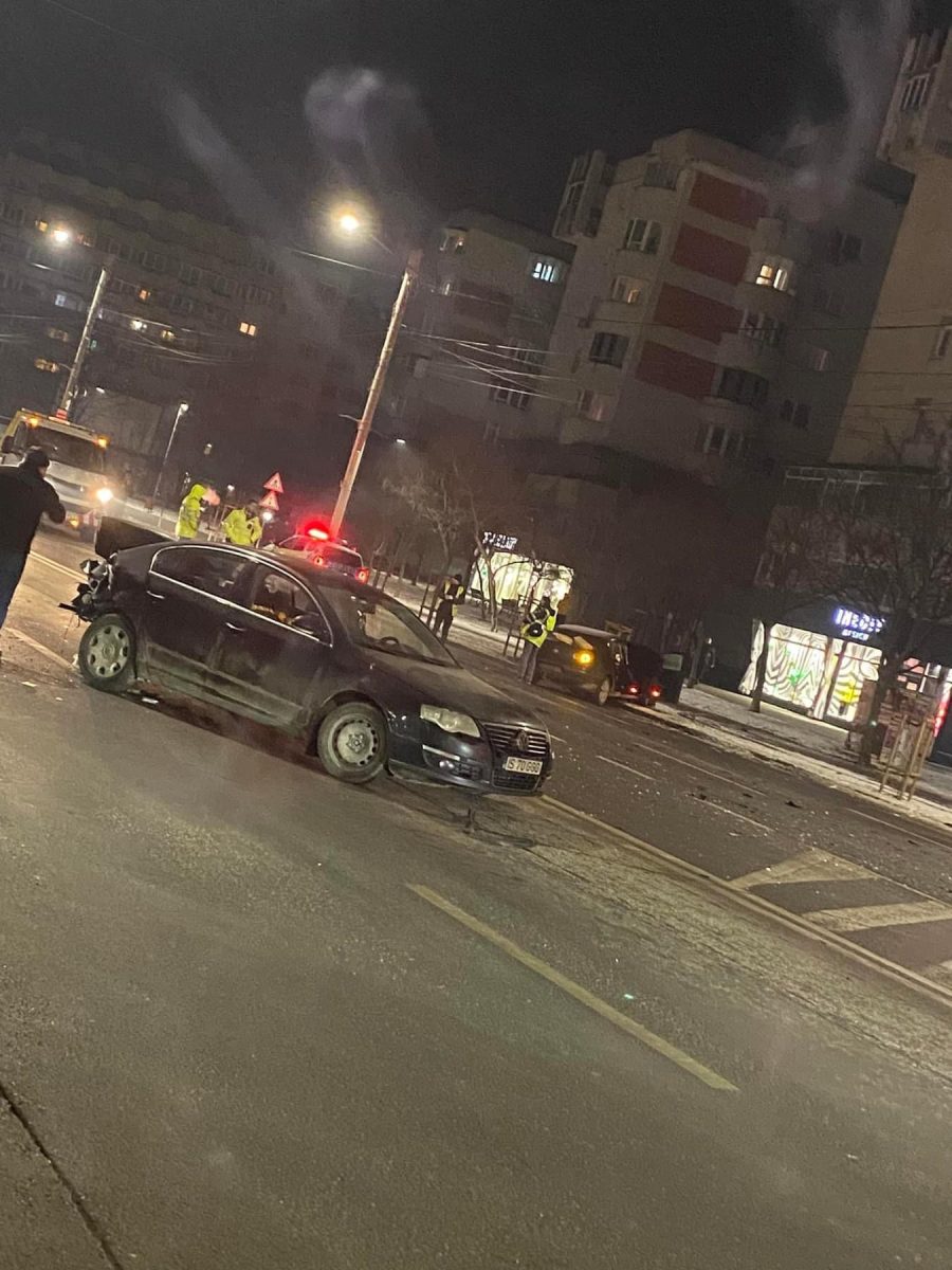 Accident rutier în municipiul Iași. Două autoturisme au intrat în coliziune