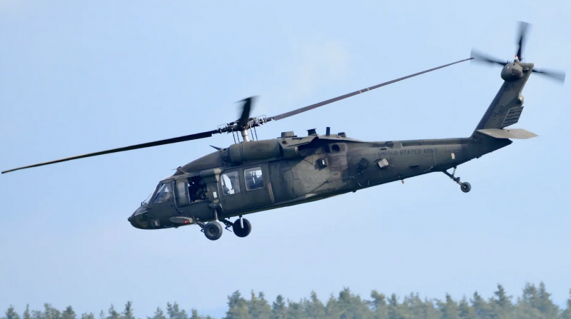 Un elicopter Black Hawk al armatei americane s-a prăbușit inexplicabil. Cei de la bord au murit pe loc
