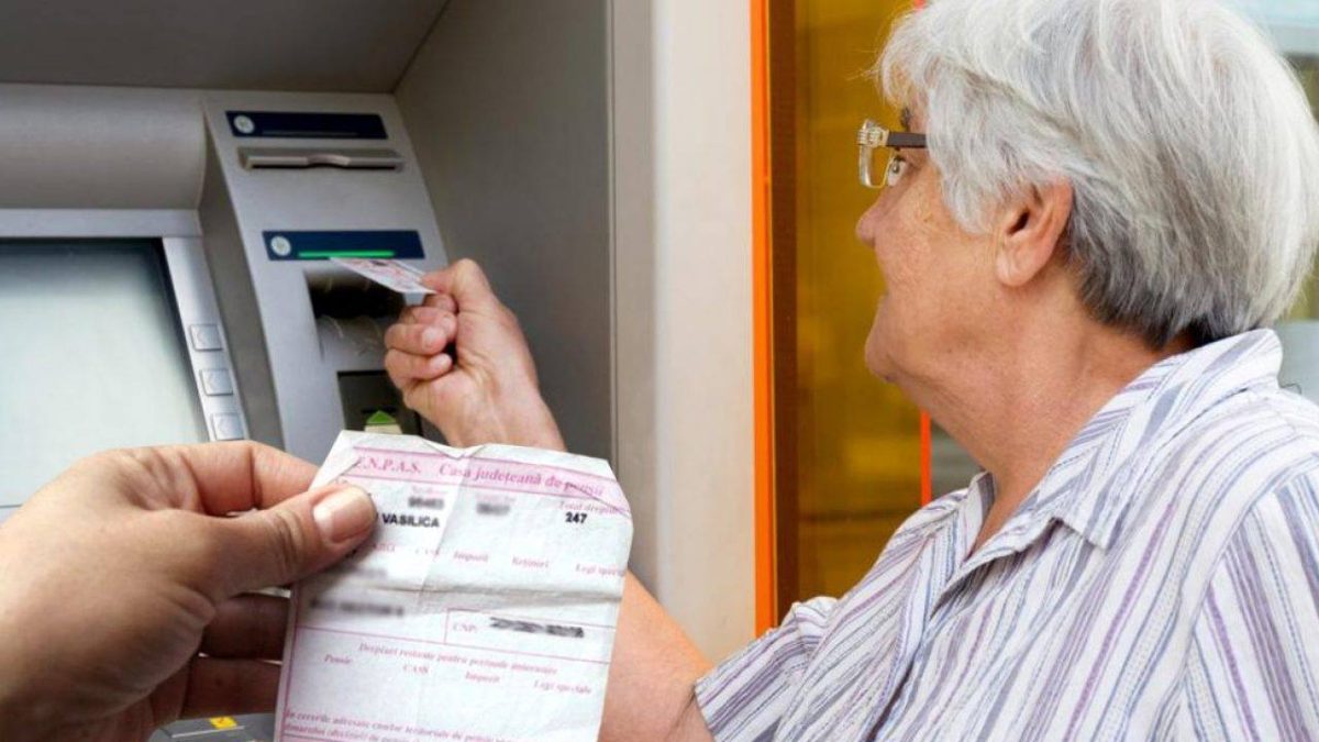 Când vor intra pensiile pe card în luna februarie 2023. Clarificări de la Casa de Pensii