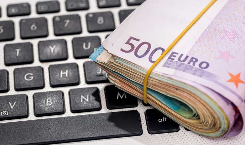 Fonduri UE 2023: S-au schimbat regulile pentru granturile de max. 100.000 EUR, pentru digitalizarea IMM. 20 milioane EUR se mută la fermieri