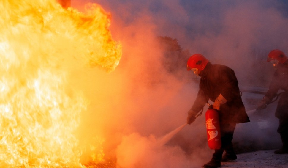 Sfârșit tragic pentru o femeie din Bacău. A murit într-un incendiu care i-a cuprins casa
