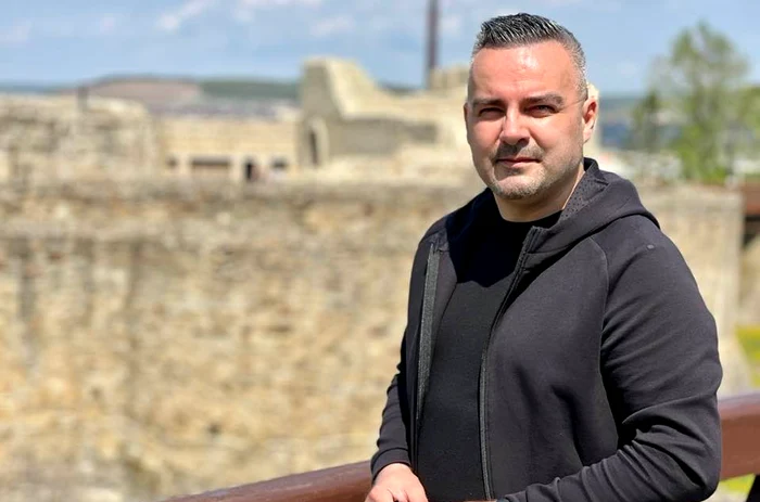 Jurnalistul Pro TV anchetat pentru act sexual cu un minor rămâne în arest
