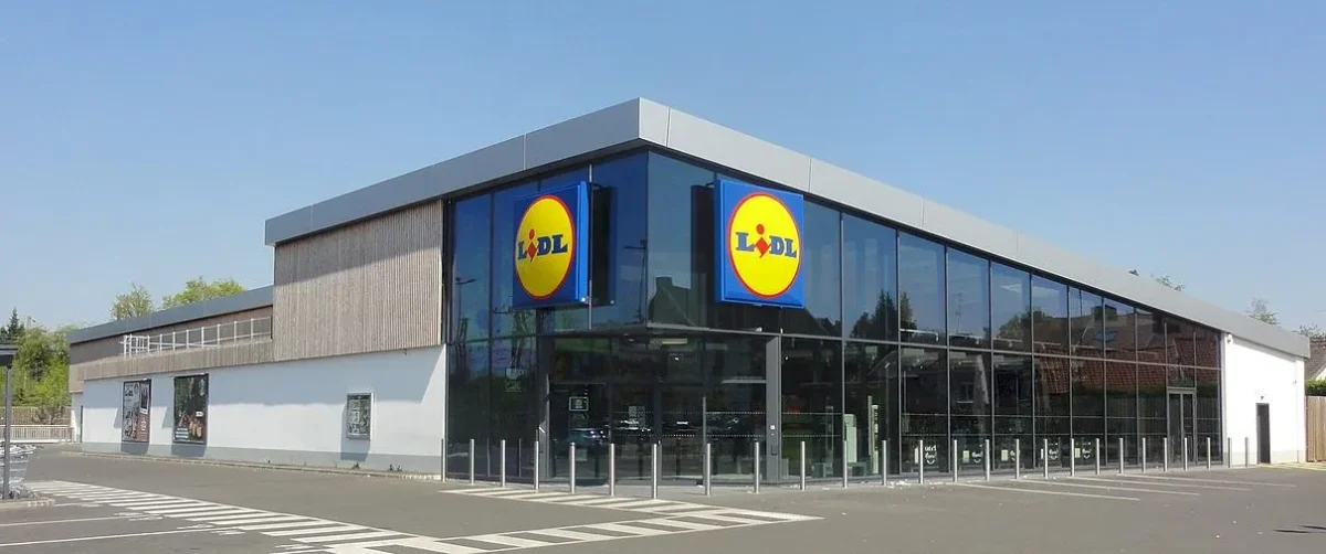 Mai multe supermarketuri Lidl au fost amendate și închise temporar de ANPC