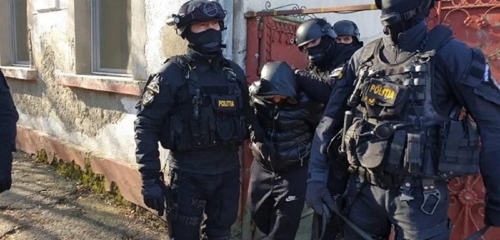 Mascații au descins în 117 locații, chiar și peste bugetari: Dosar uriaș de fraude cu cazarea refugiaților ucraineni