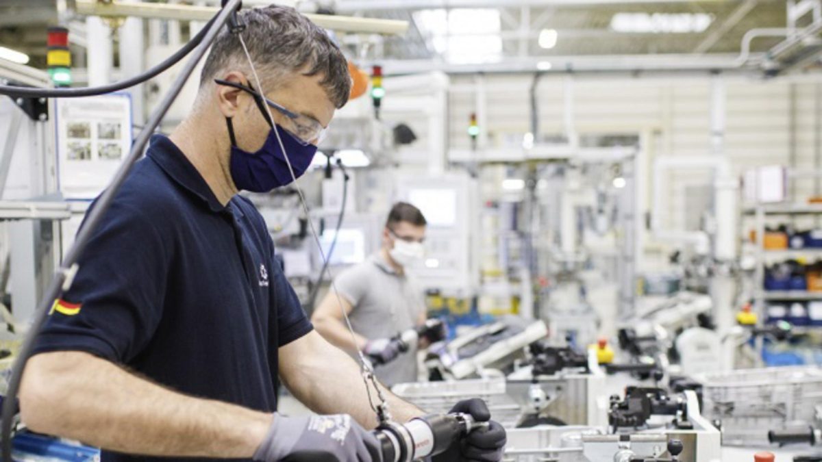 Mercedes investește 135 de milioane de euro într-o nouă fabrică în România