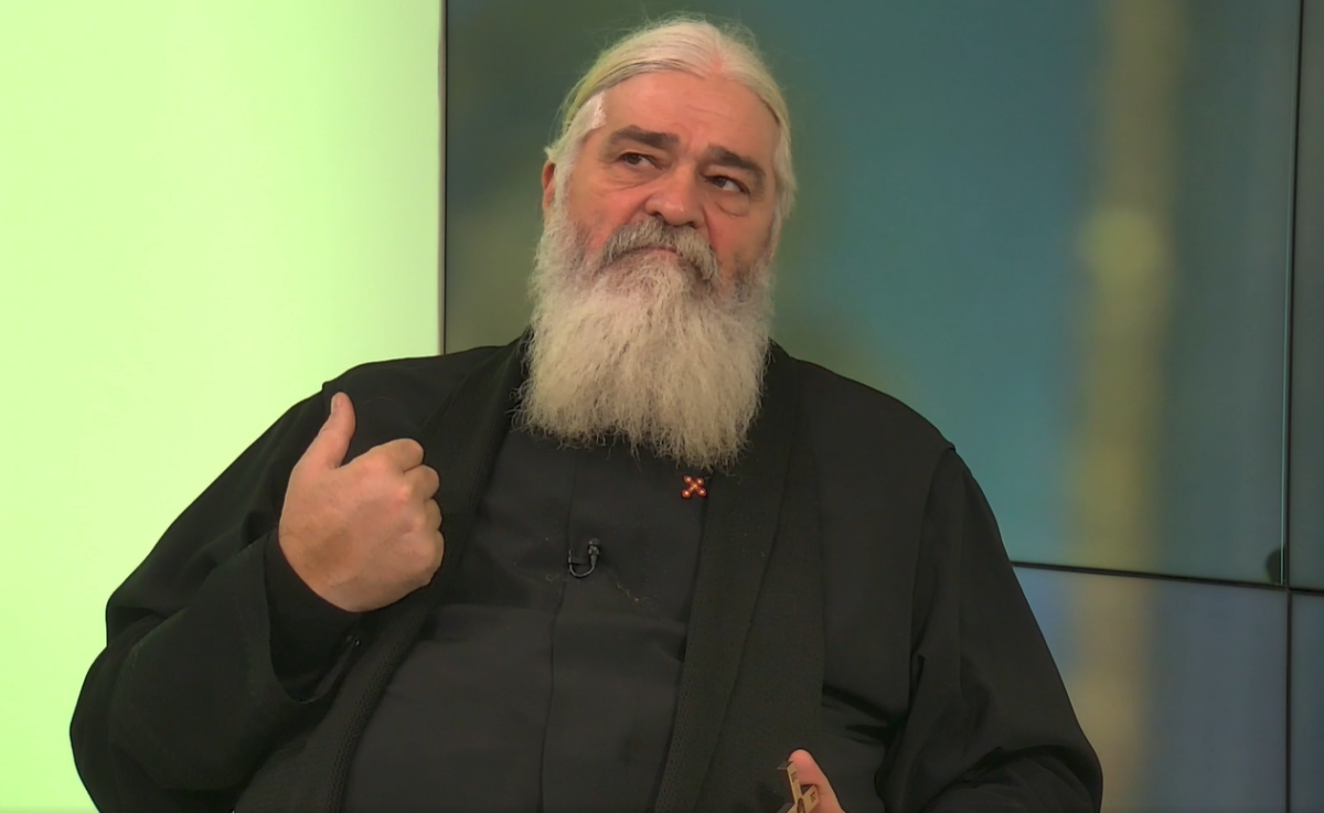 Cât câștigă un preot? Iată ce spune părintele Calistrat Chifan – VIDEO