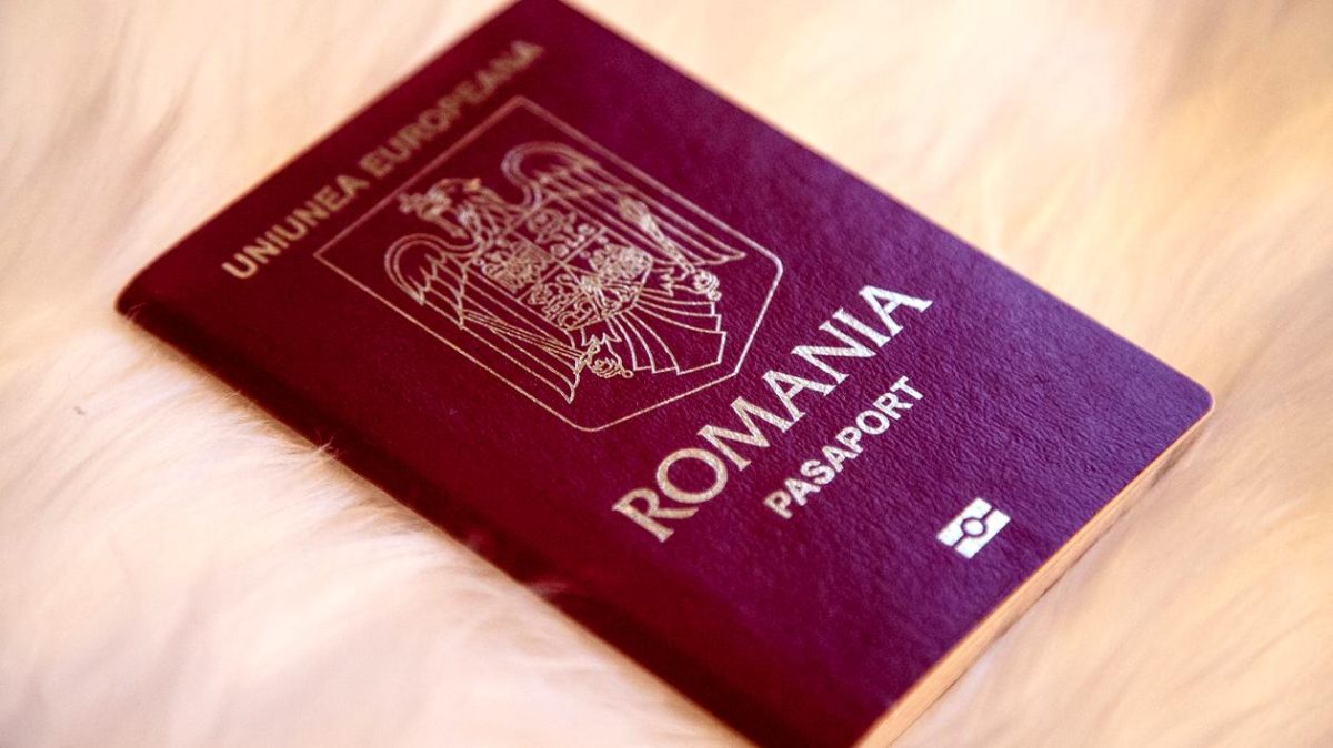 Cum se eliberează un pașaport românesc, ocolind legea, pentru ucraineni: „Cetățenia română este cea mai ușoară cale spre UE!”