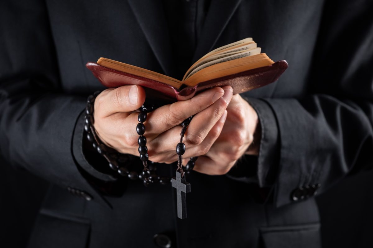 Pată neagră pe Biserica Catolică! Mii de copii au fost abuzați sexual de membri ai clerului timp de 70 de ani