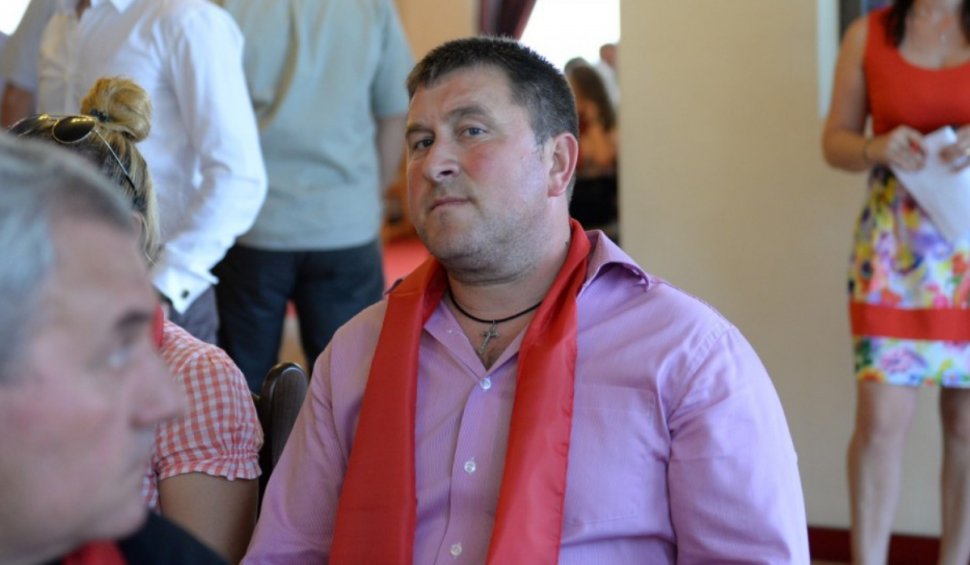 Localnicii unei comune se plâng că primarul îi înjură ca la ușa cortului: „Dispensar şi medic nu mai există de 12 ani”
