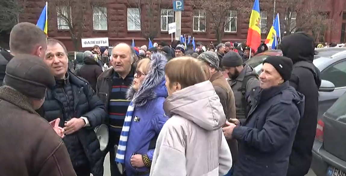 Protestele din Moldova degenerează: ciocniri violente cu Poliția